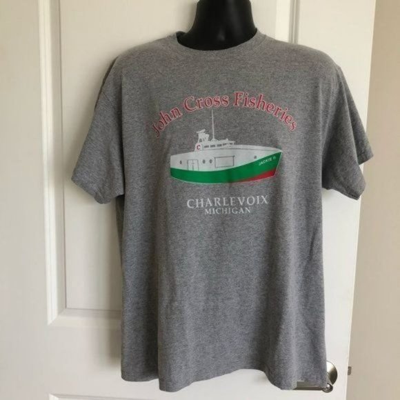 John Cross Fisheries Charlevoix Michigan - Size‎ XL - Picture 1 of 5